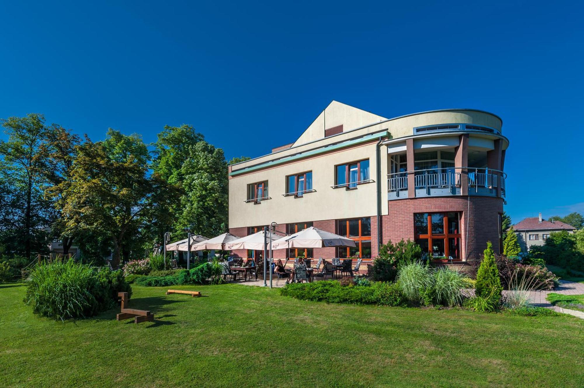April Hotel Panorama Rychnov nad Kneznou Exteriör bild