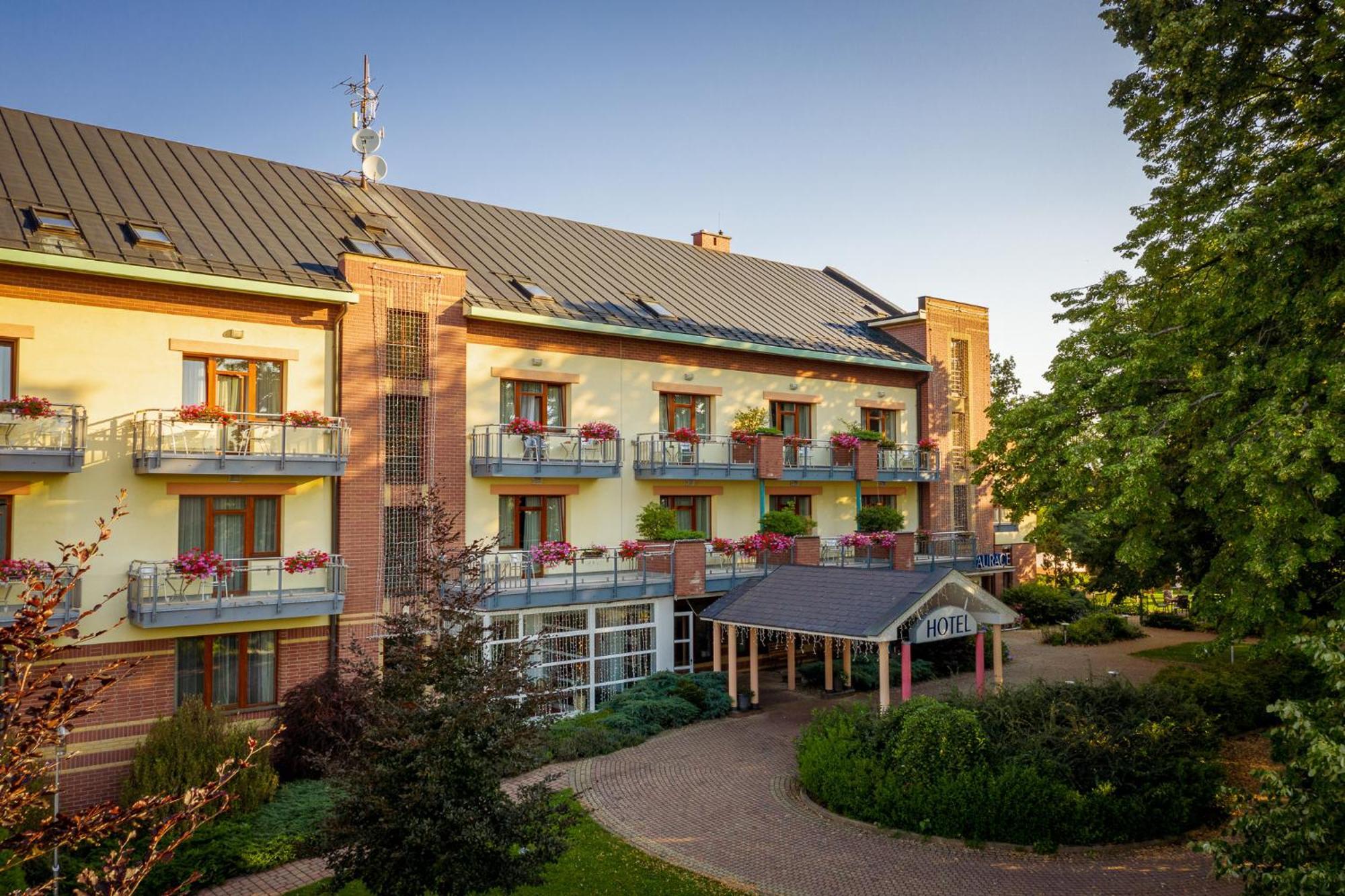 April Hotel Panorama Rychnov nad Kneznou Exteriör bild