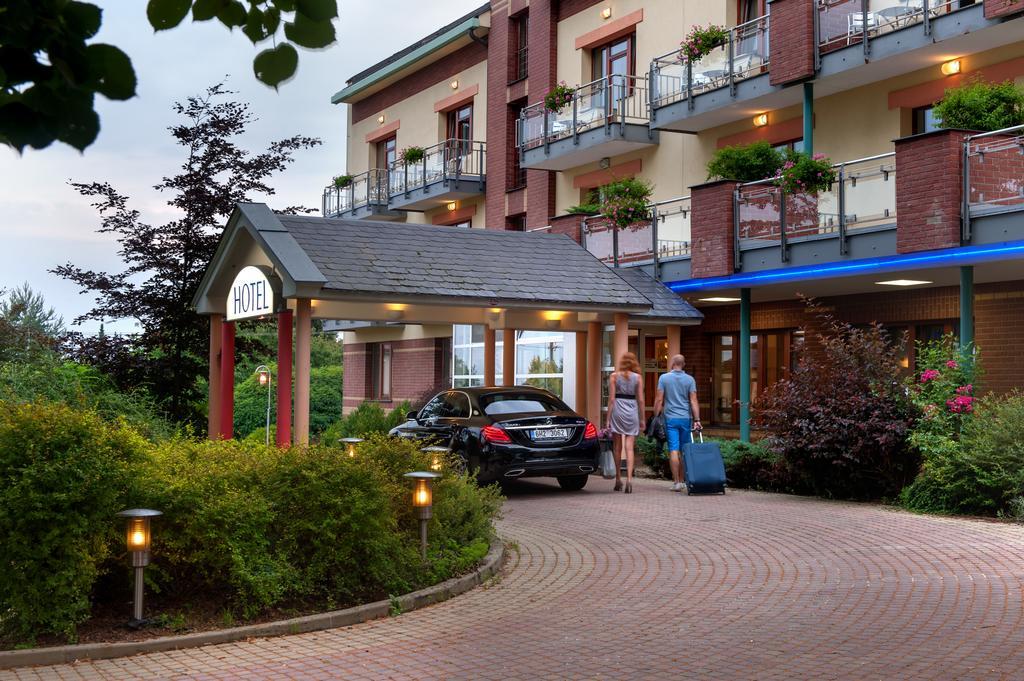 April Hotel Panorama Rychnov nad Kneznou Exteriör bild